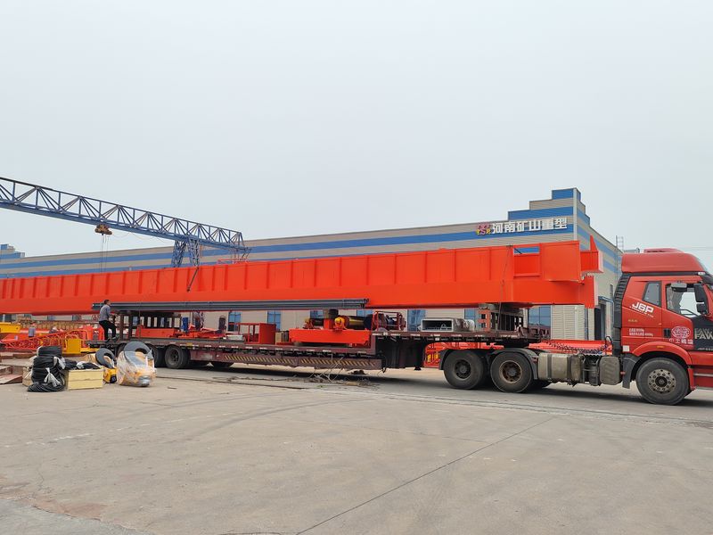 通用橋式起重機(jī) QDXX32/5t—27.7m 制作完成，發(fā)往陜西省銅川市交付客戶(hù)使用。